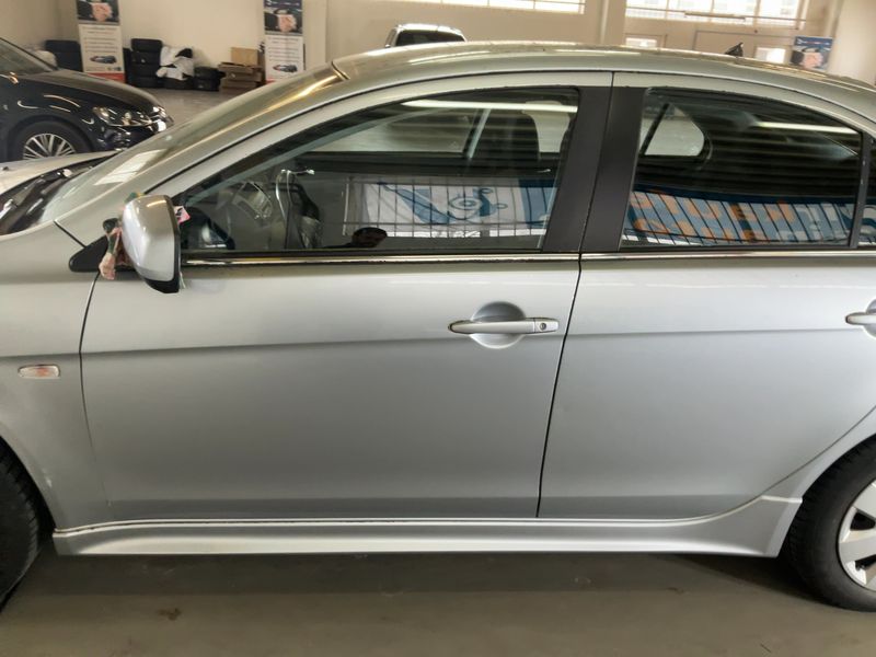 Mitsubishi Lancer 1.8 DOHC Intense 2010 – снимка 4