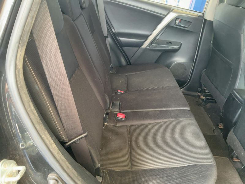 Toyota RAV 4 2.0 D-4D Active 2013 – снимка 14