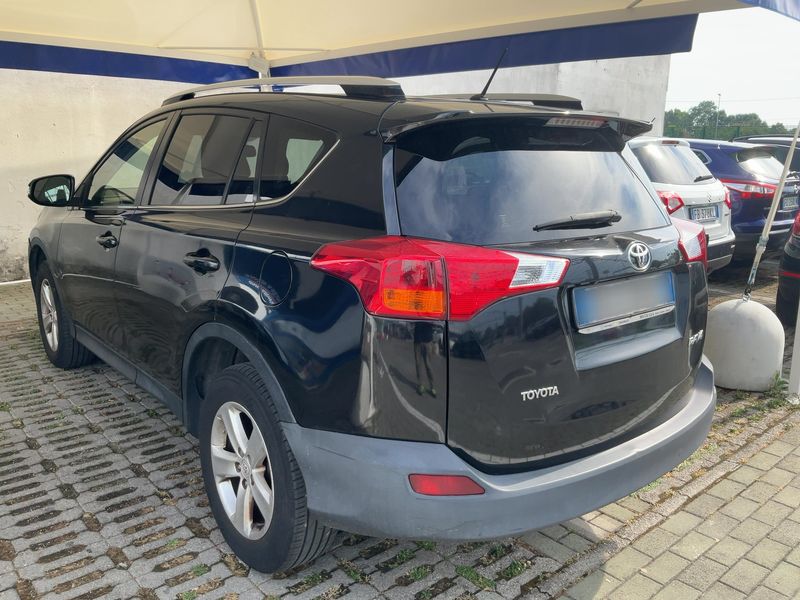 Toyota RAV 4 2.0 D-4D Active 2013 – снимка на щета