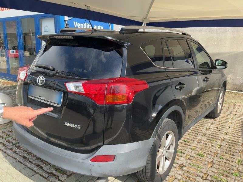 Toyota RAV 4 2.0 D-4D Active 2013 – снимка на щета