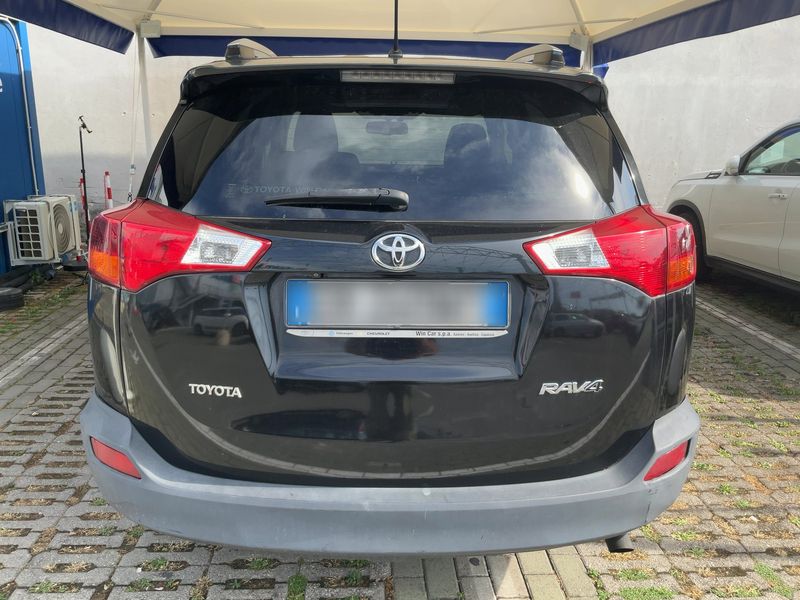 Toyota RAV 4 2.0 D-4D Active 2013 – снимка на щета