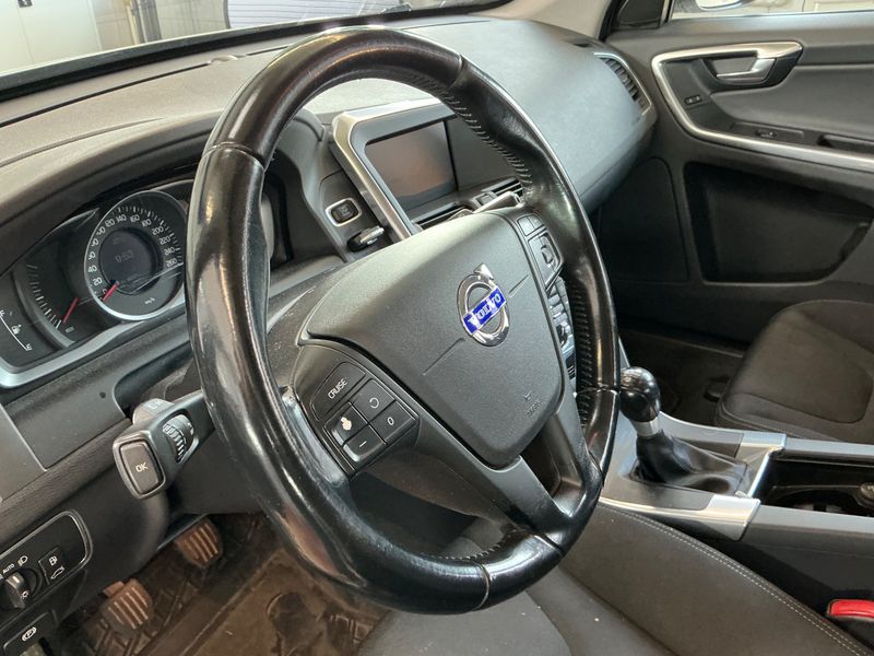Volvo XC60 2.4 D4 Business AWD 2014 – снимка 28