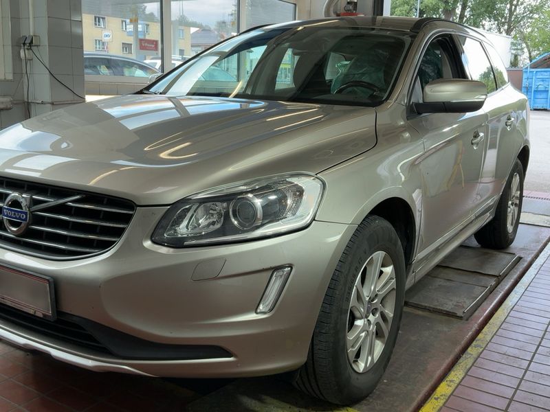Volvo XC60 2.4 D4 Business AWD 2014 – снимка 2