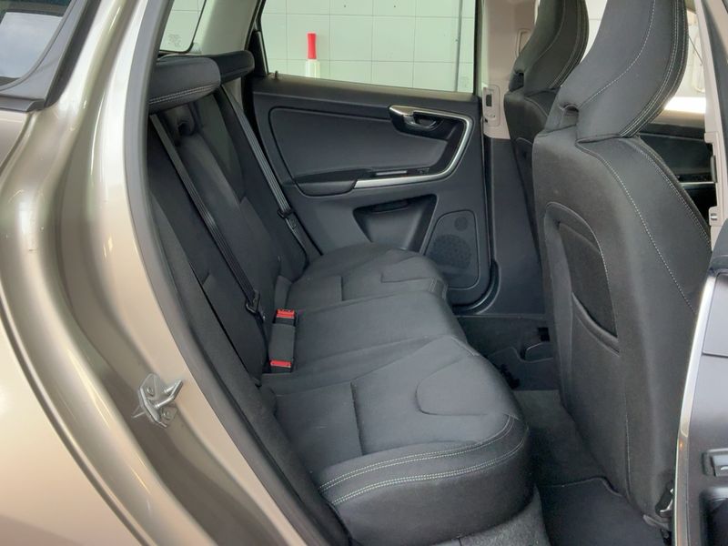 Volvo XC60 2.4 D4 Business AWD 2014 – снимка 20