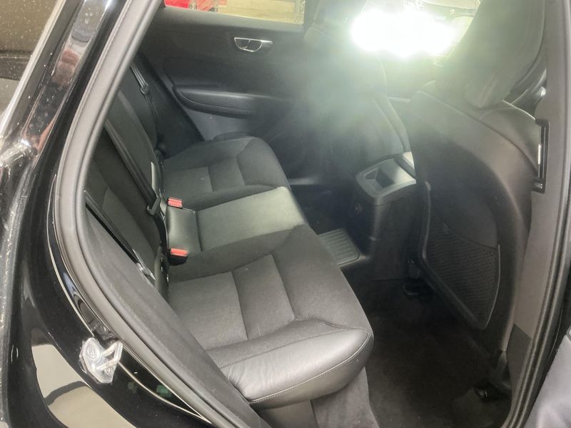 Volvo XC60 2.0 T6 Plug-in Hybrid Inscription Expression AWD 2021 – снимка 19