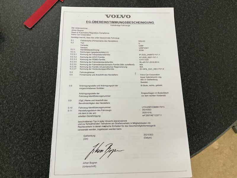 Volvo XC60 2.0 T6 Plug-in Hybrid Inscription Expression AWD 2021 – снимка 21