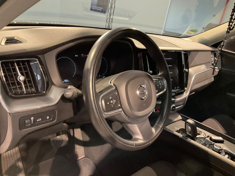 Volvo XC60 2.0 T6 Plug-in Hybrid Inscription Expression AWD 2021 – снимка 30
