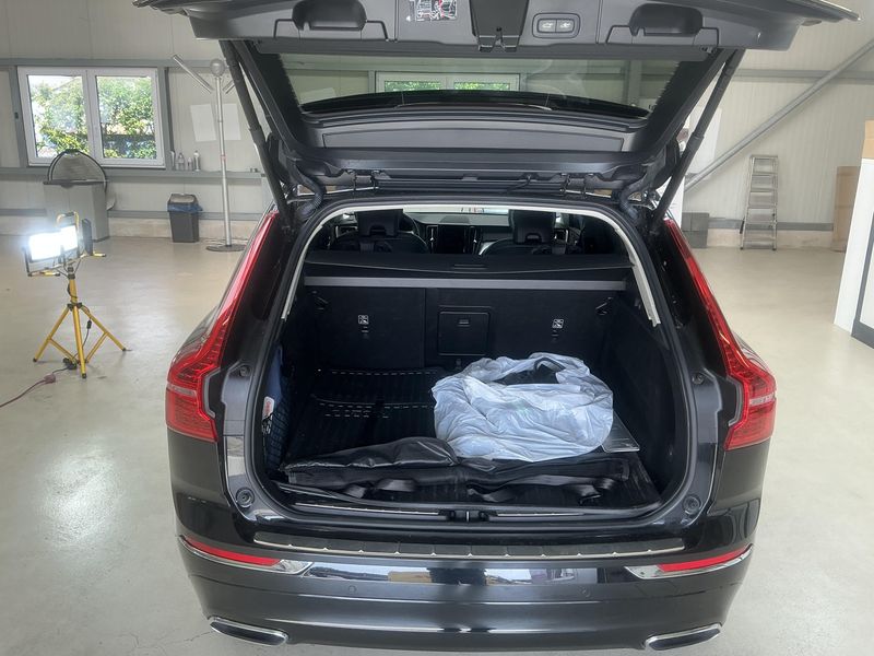 Volvo XC60 2.0 T6 Plug-in Hybrid Inscription Expression AWD 2021 – снимка 15