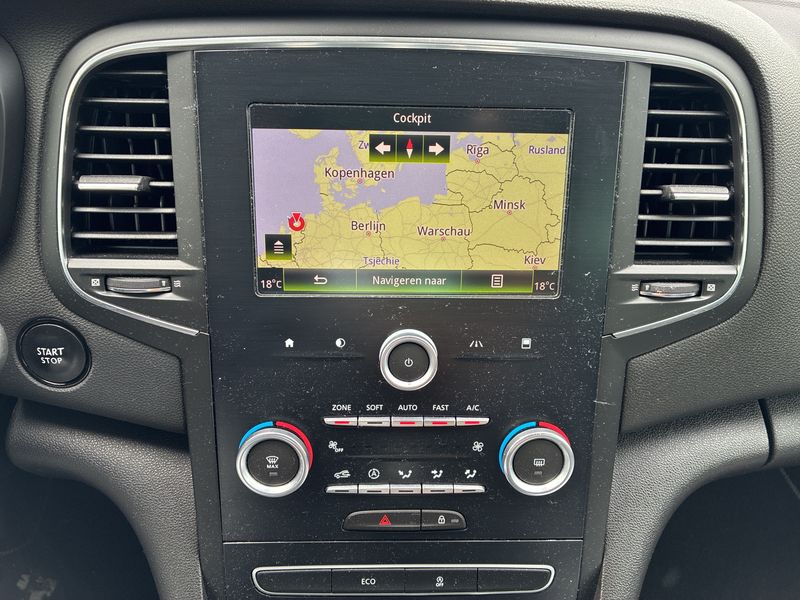 Renault Megane 1.5 dCi BOSE Edition 2017 – снимка 13