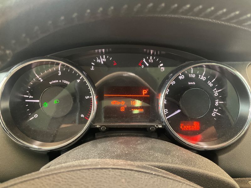 Peugeot 5008 2.0 HDi Platinum 2011 – снимка 4