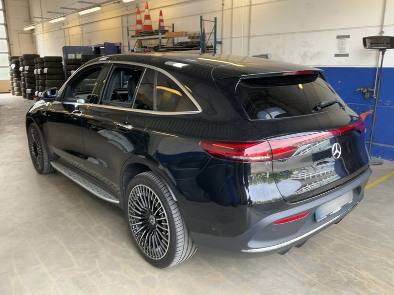 Mercedes-Benz EQC electric drive 300 kW 4Matic AMG Line 2020 – снимка 6
