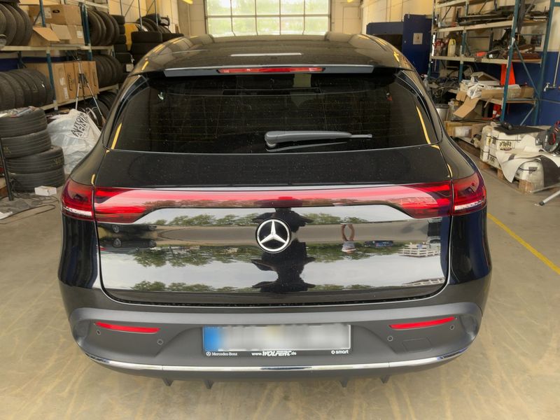 Mercedes-Benz EQC electric drive 300 kW 4Matic AMG Line 2020 – снимка 7
