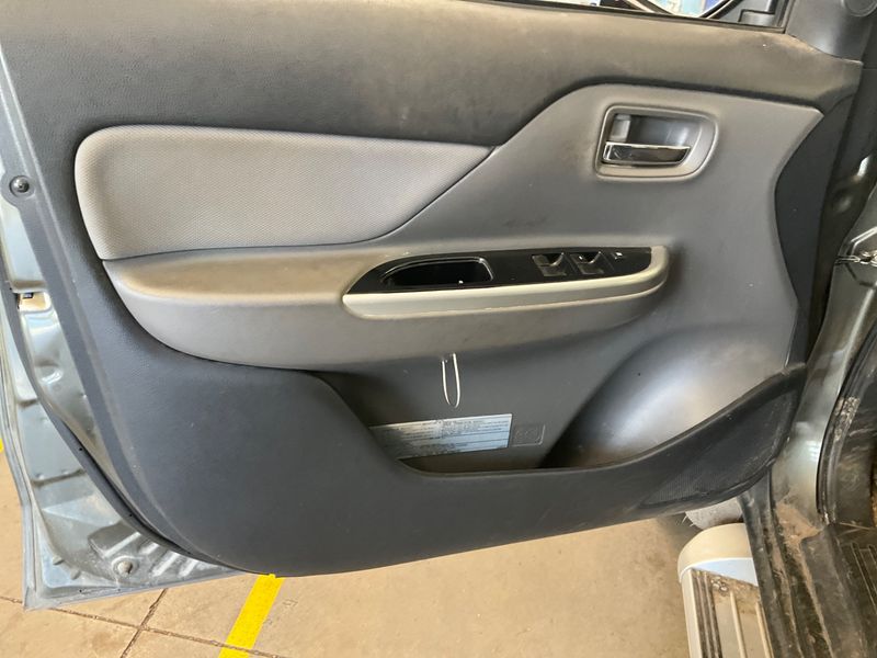 Mitsubishi L 200 2.4 DI-D Plus Doppelkabine 4WD 2019 – снимка 32