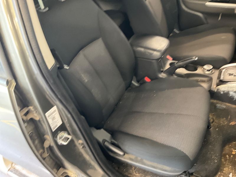 Mitsubishi L 200 2.4 DI-D Plus Doppelkabine 4WD 2019 – снимка 37