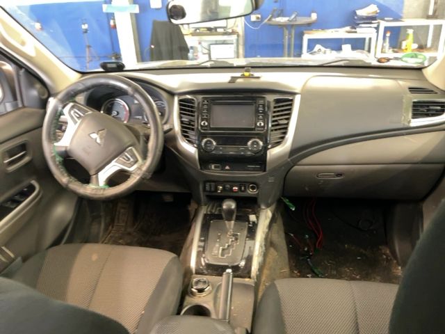Mitsubishi L 200 2.4 DI-D Plus Doppelkabine 4WD 2019 – снимка 17