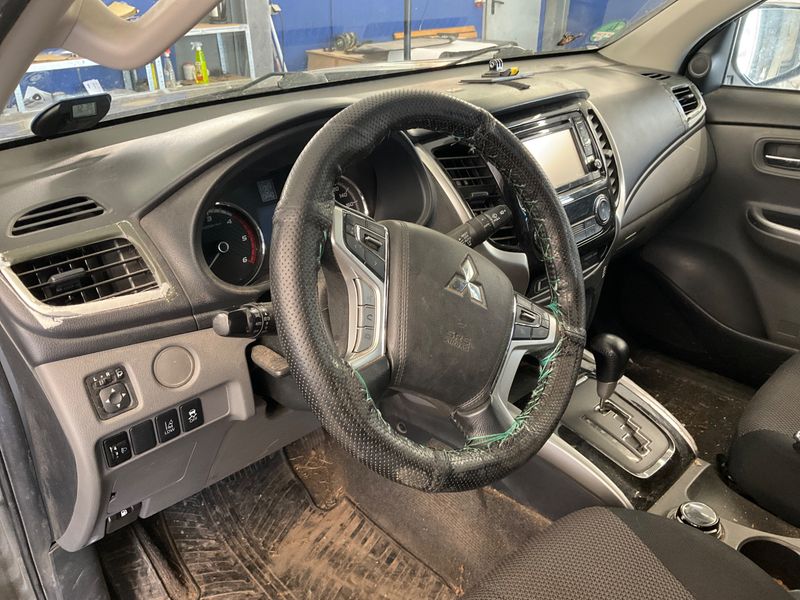 Mitsubishi L 200 2.4 DI-D Plus Doppelkabine 4WD 2019 – снимка 33