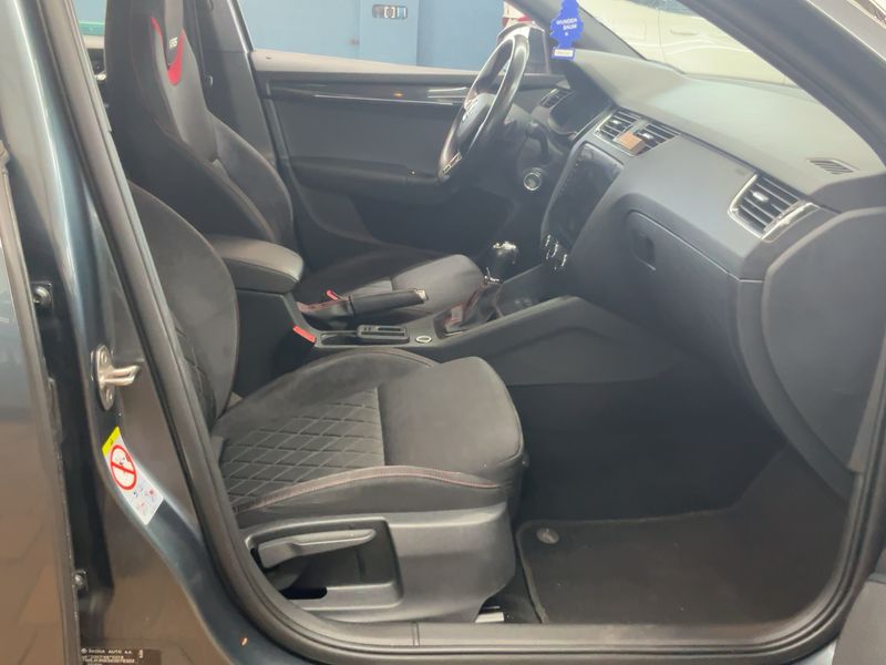 Skoda Octavia 2.0 TDI RS 2018 – снимка 17