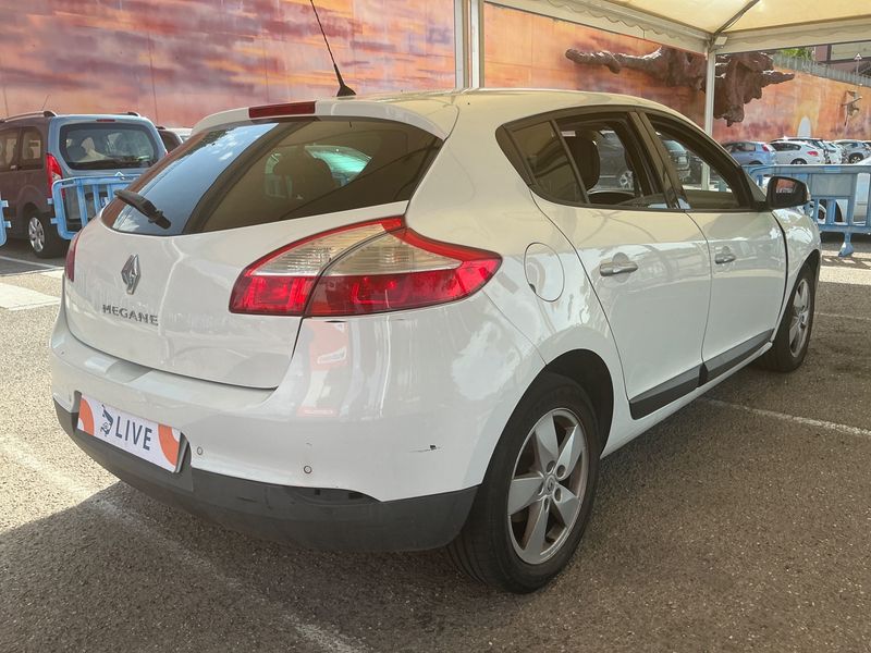 Renault Megane 2.0 Dynamique 2009 – снимка 2