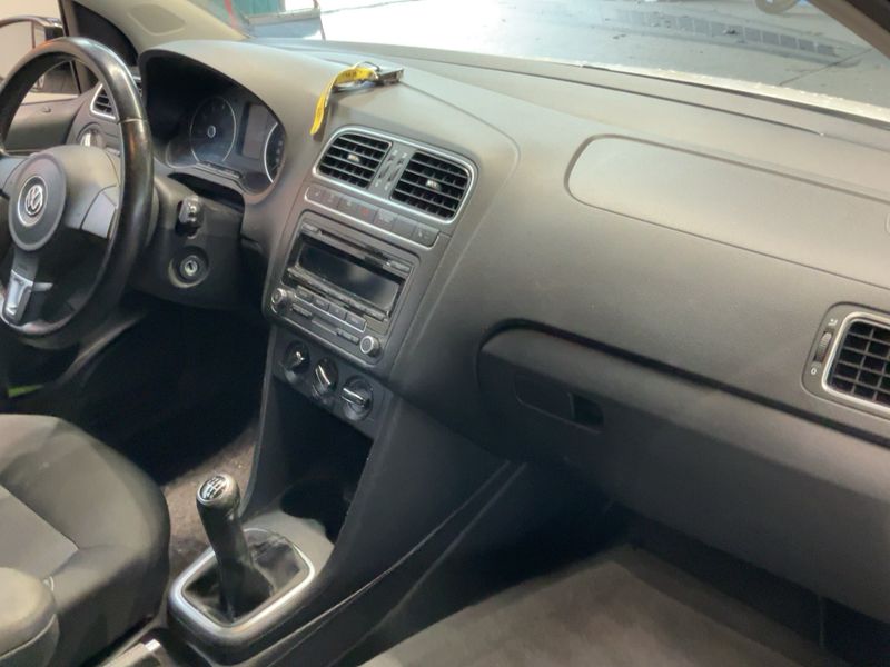 Volkswagen Polo 1.2 TSI Style 2011 – снимка 18