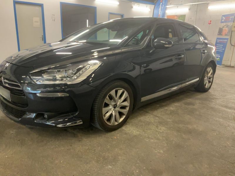 Citroen DS5 2.0 HDi Hybrid4 SportChic 2012 – снимка 2