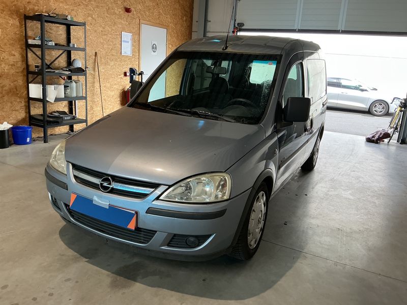 Opel Combo 1.3 CDTI Tour Enjoy 2010 – снимка 1