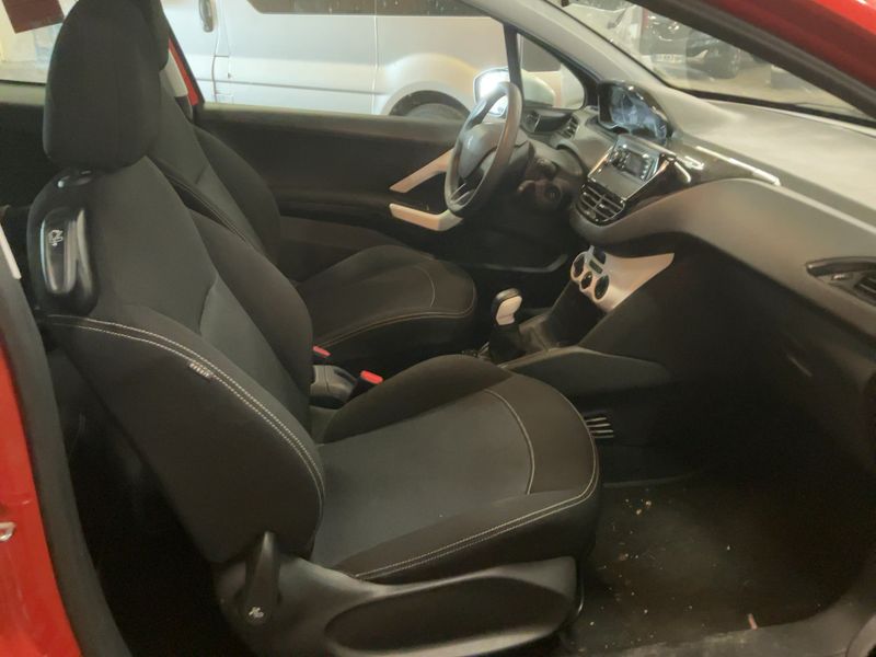 Peugeot 208 1.2 PureTech Like 2017 – снимка 16