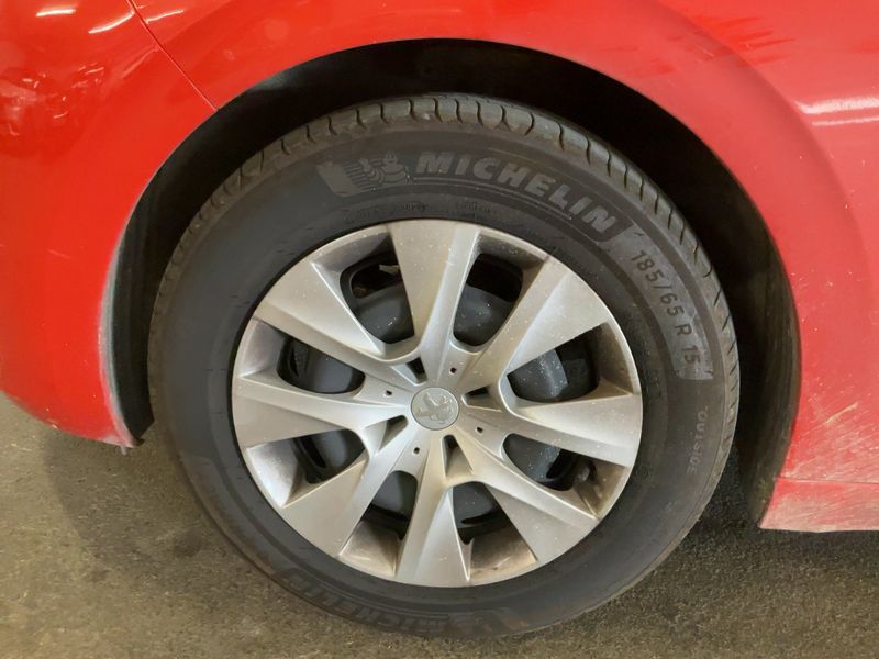 Peugeot 208 1.2 PureTech Like 2017 – снимка 3