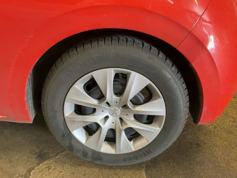 Peugeot 208 1.2 PureTech Like 2017 – снимка 5