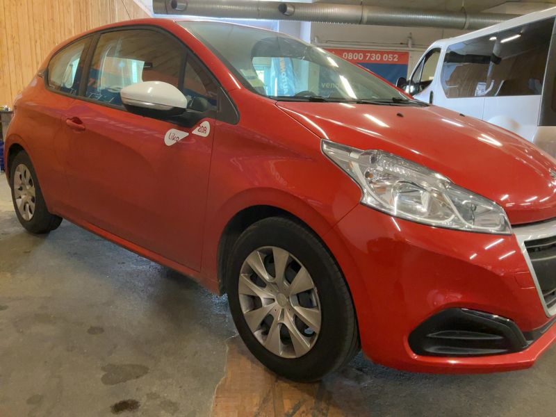 Peugeot 208 1.2 PureTech Like 2017 – снимка 12
