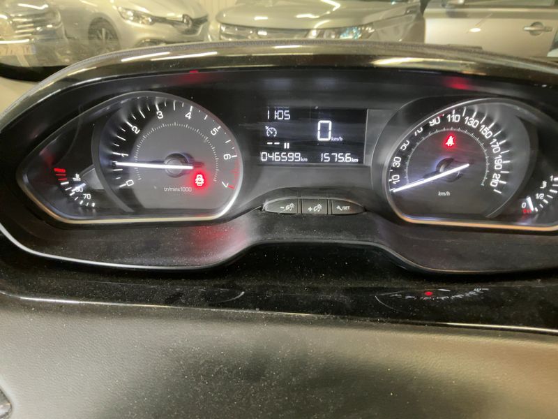 Peugeot 208 1.2 PureTech Like 2017 – снимка 18