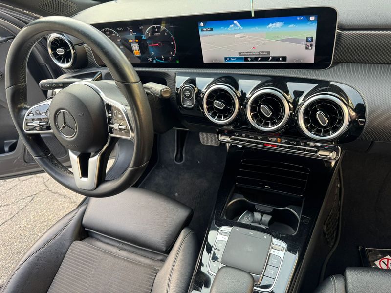 Mercedes-Benz A-Klasse A 180 d Sport 2018 – снимка 13