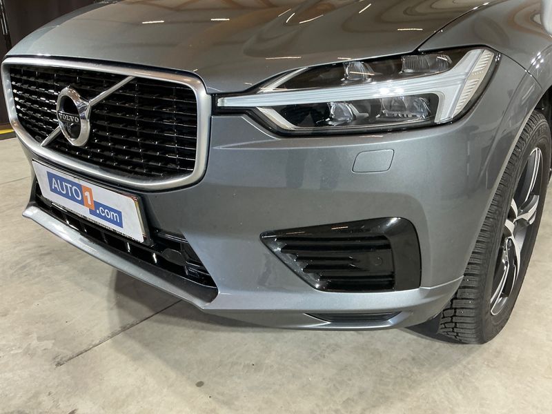 Volvo XC60 2.0 T8 Plug-in Hybrid R-Design AWD 2018 – снимка 31