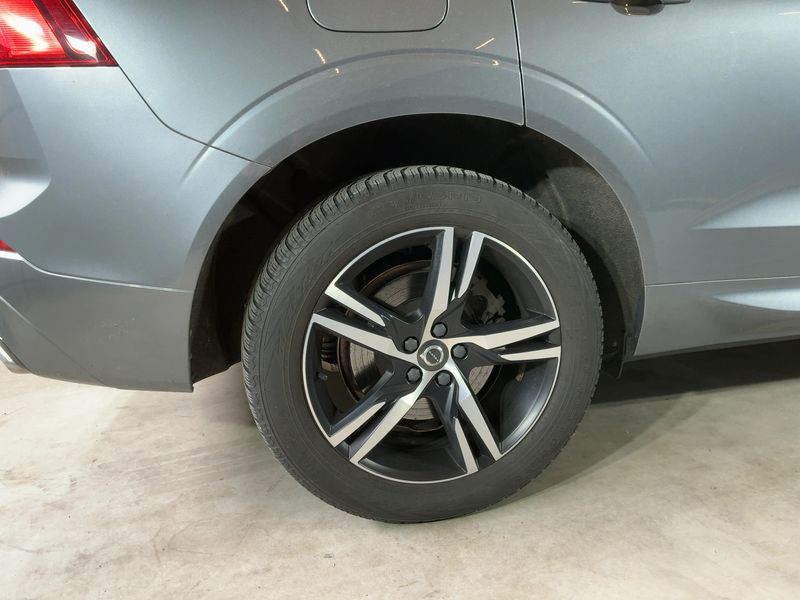 Volvo XC60 2.0 T8 Plug-in Hybrid R-Design AWD 2018 – снимка 9