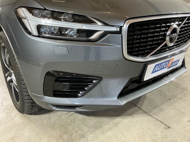 Volvo XC60 2.0 T8 Plug-in Hybrid R-Design AWD 2018 – снимка 29