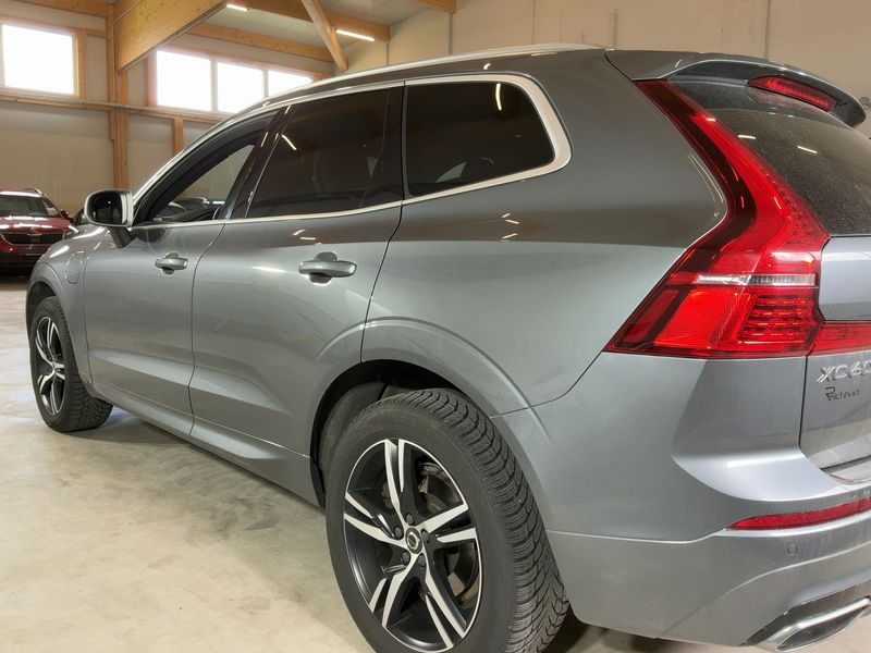Volvo XC60 2.0 T8 Plug-in Hybrid R-Design AWD 2018 – снимка 6
