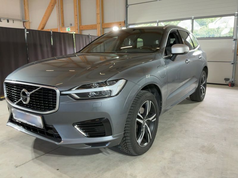 Volvo XC60 2.0 T8 Plug-in Hybrid R-Design AWD 2018 – снимка 1