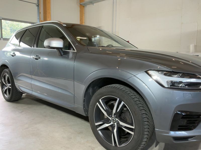 Volvo XC60 2.0 T8 Plug-in Hybrid R-Design AWD 2018 – снимка 12
