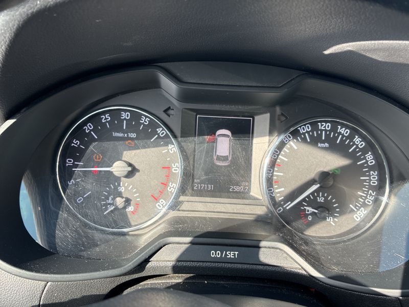 Skoda Octavia 1.6 TDI Ambition 2017 – снимка 11