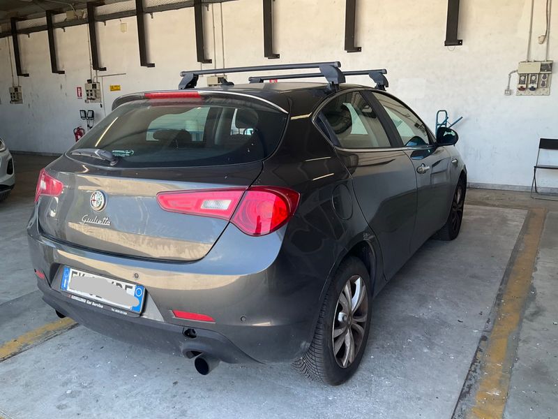 Alfa Romeo Giulietta 2.0 JTDM Distinctive 2011 – снимка 2
