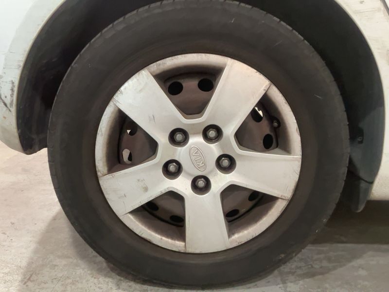 Kia Venga 1.4 CRDi Drive 2011 – снимка 9