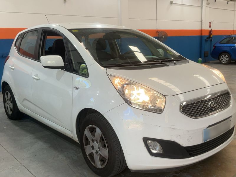 Kia Venga 1.4 CRDi Drive 2011 – снимка 12