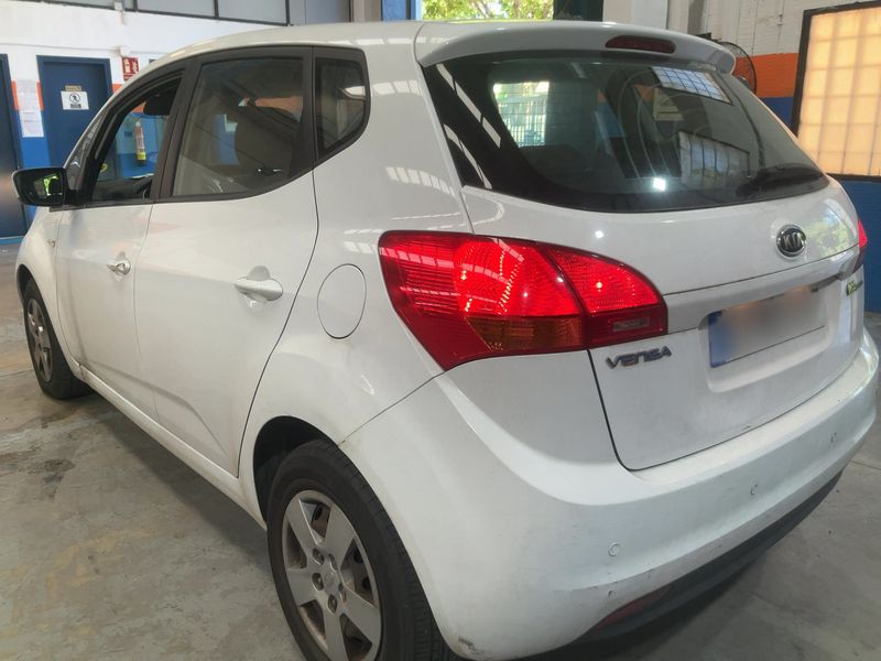 Kia Venga 1.4 CRDi Drive 2011 – снимка 6