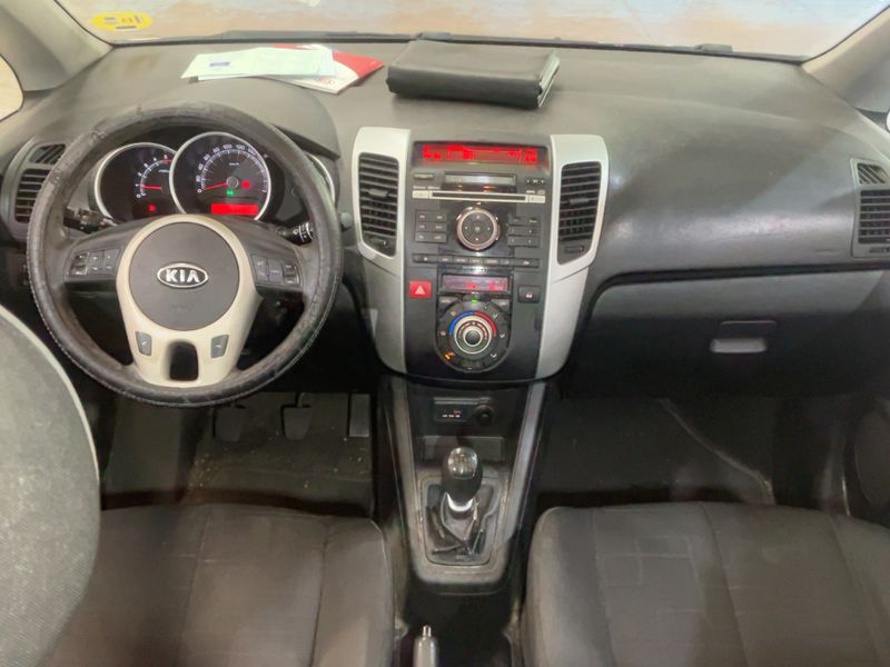 Kia Venga 1.4 CRDi Drive 2011 – снимка 17