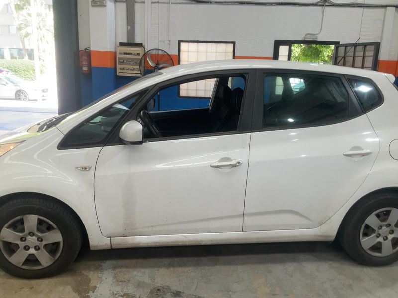 Kia Venga 1.4 CRDi Drive 2011 – снимка 4