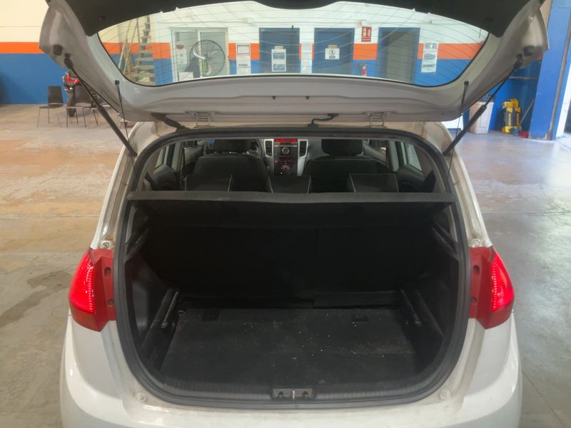 Kia Venga 1.4 CRDi Drive 2011 – снимка 15