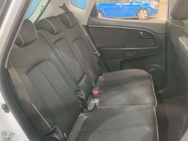 Kia Venga 1.4 CRDi Drive 2011 – снимка 19