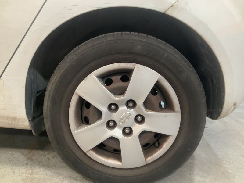 Kia Venga 1.4 CRDi Drive 2011 – снимка 5