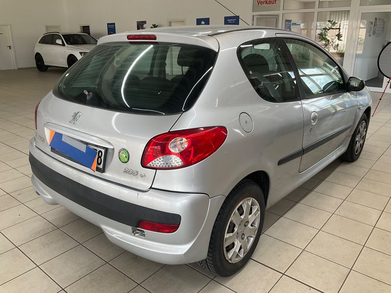 Peugeot 206+ 1.4 Basis 2011 – снимка 2