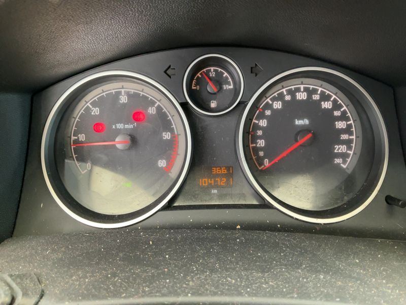 Opel Astra 1.7 CDTI Edition 2010 – снимка 13
