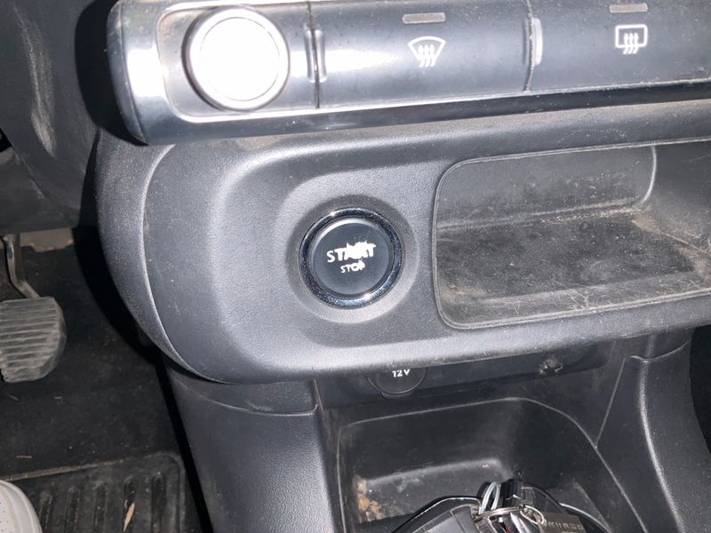 Citroen C3 1.2 PureTech Shine 2016 – снимка 31